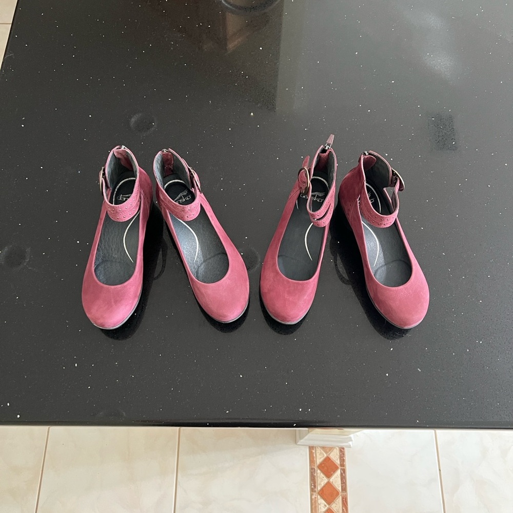 Dansko Lois Burgundy Suede Women's Shoes